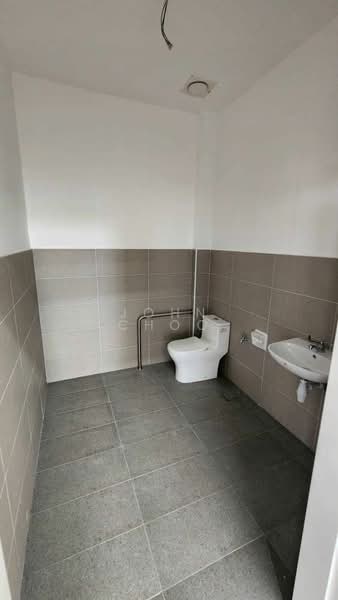 Cluster Factory for Sale in Eco Business Park 1 (Johor Bahru) - John Choo - Bathroom - PropertyGuru.com.my