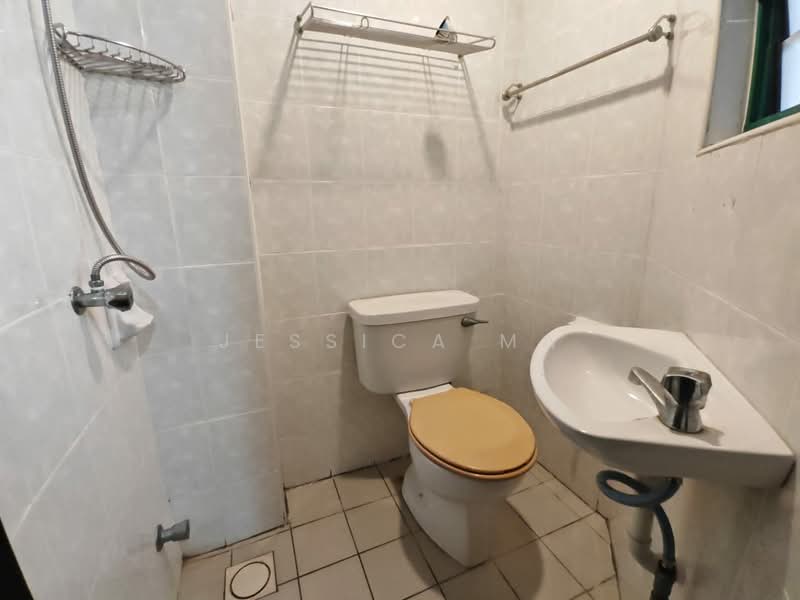 Condominium for Rent at The Straits View Condominium - Jessica Ma - Bathroom - PropertyGuru.com.my