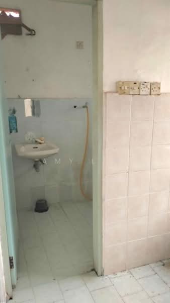 Jalan Bendera 2, Taman Bukit Bendera Mentakab Pahang untuk Untuk Dijual - RM 188,000, Mac 2026 - Bathroom - PropertyGuru.com.my