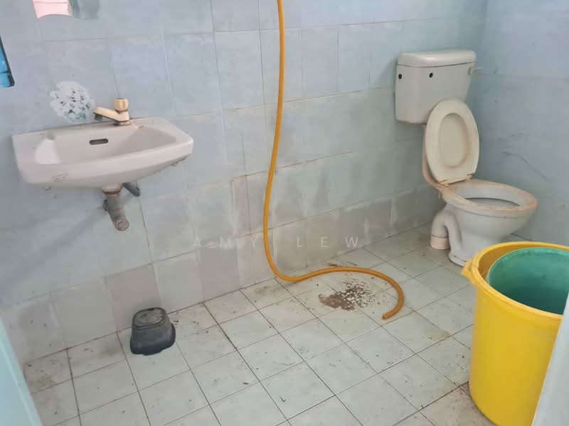 Jalan Bendera 2, Taman Bukit Bendera Mentakab Pahang untuk Untuk Dijual - RM 188,000, Mac 2026 - Bathroom - PropertyGuru.com.my