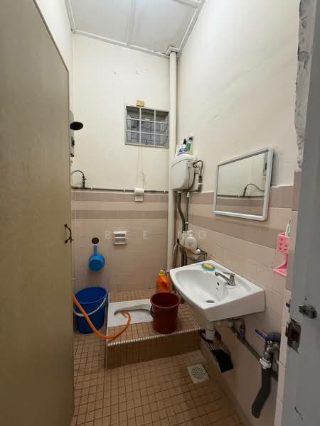 1-storey Terraced House for Sale in Bandar Baru Uda (Johor Bahru) - Bee Ng - Bathroom - PropertyGuru.com.my