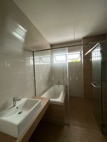 Rumah Berkembar untuk Dijual di Eco Sanctuary (Telok Panglima Garang) - Chris Lee - Bathroom - PropertyGuru.com.my