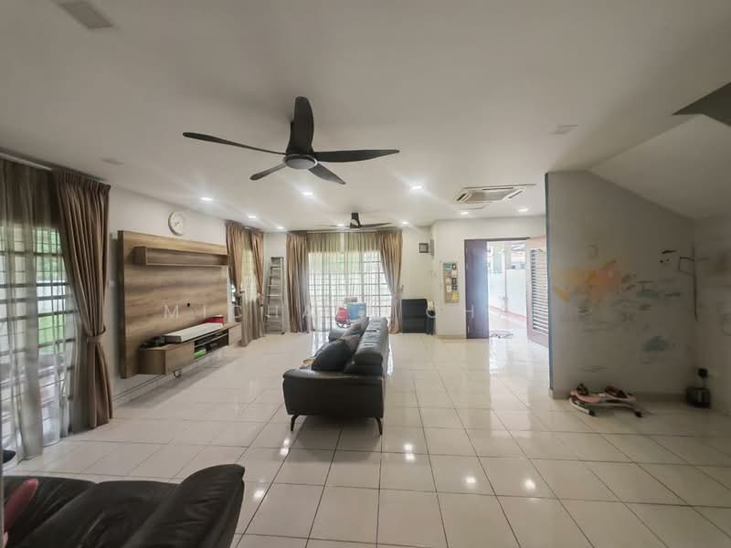 Rumah Teres 2 Tingkat untuk Dijual di Bandar Puteri Puchong (Puchong) - Michael Chan - Living Room - PropertyGuru.com.my