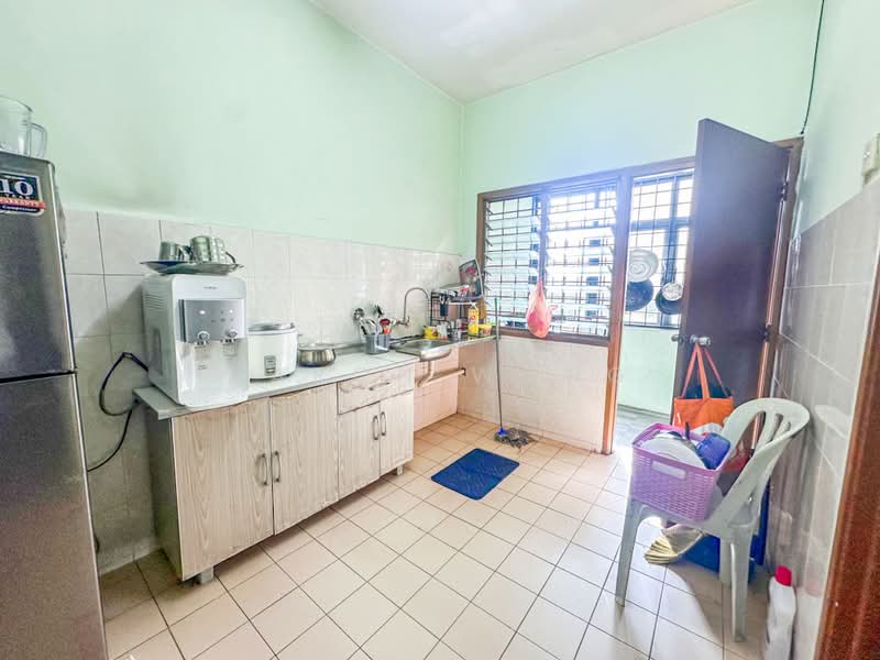 Terraced House for Sale in Semenyih (Selangor) - Aaron Wong - Kitchen - PropertyGuru.com.my