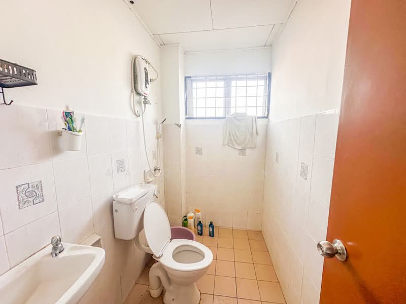 Terraced House for Sale in Semenyih (Selangor) - Aaron Wong - Bathroom - PropertyGuru.com.my
