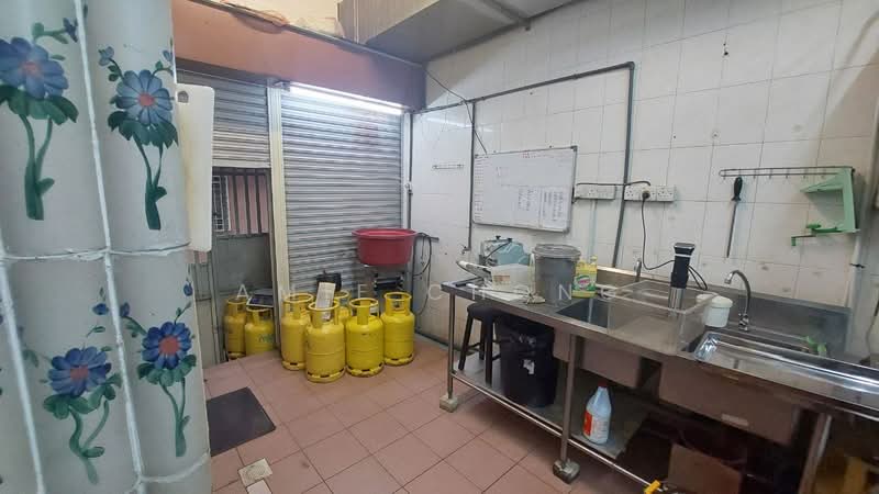 Bercham Double Storey Shop For Sale untuk Untuk Dijual - RM 629,000, Apr 2026 - Kitchen - PropertyGuru.com.my