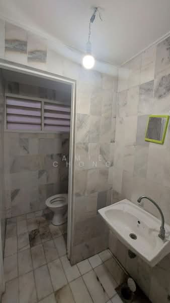 Bercham Double Storey Shop For Sale untuk Untuk Dijual - RM 629,000, Apr 2026 - Bathroom - PropertyGuru.com.my