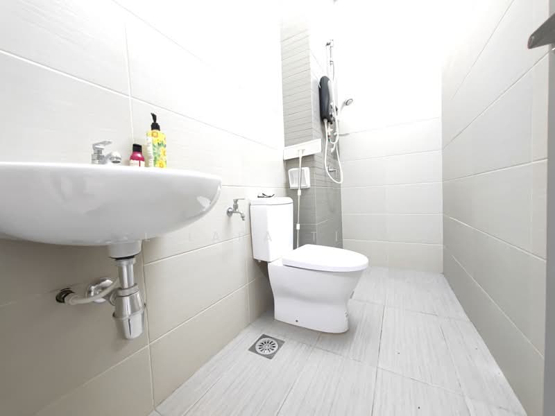 2-storey Terraced House for Sale in Setia Tropika (Johor Bahru) - Lilara Tiew - Bathroom - PropertyGuru.com.my