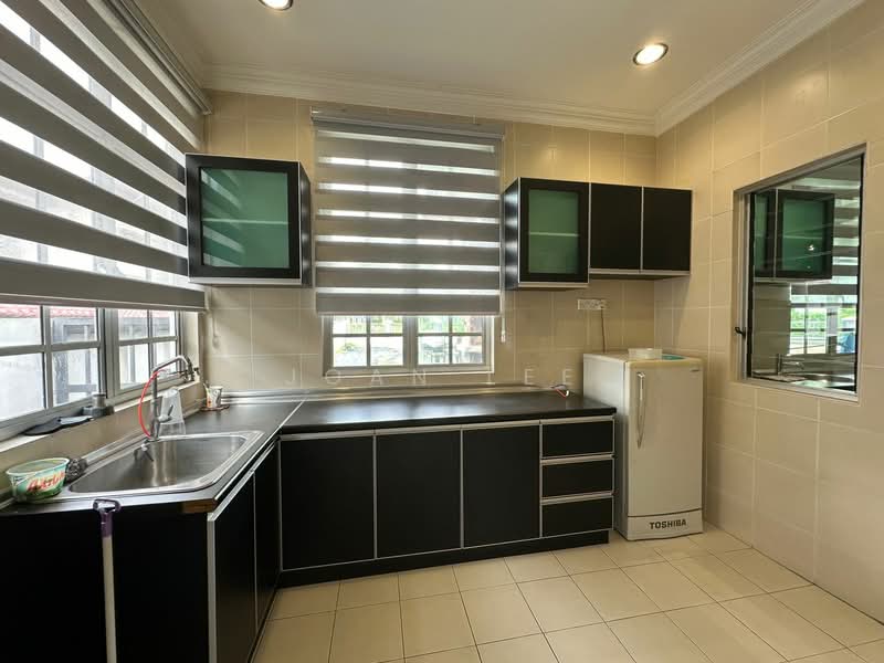 2-storey Terraced House for Sale in Taman Equine (Seri Kembangan) - Joan Lee - Kitchen - PropertyGuru.com.my
