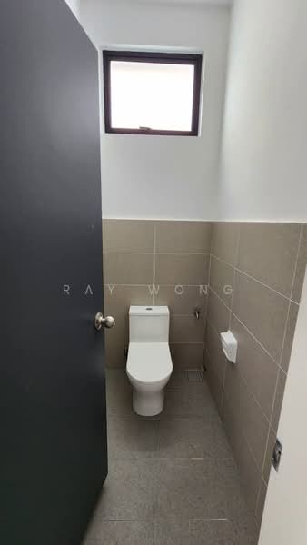 Factory for Rent in Taman Perniagaan Setia (Johor Bahru) - Ray Wong - Bathroom - PropertyGuru.com.my