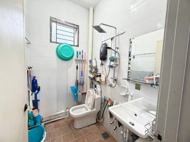 1-storey Terraced House for Sale in Tebrau (Johor) - Alan Lee - Bathroom - PropertyGuru.com.my