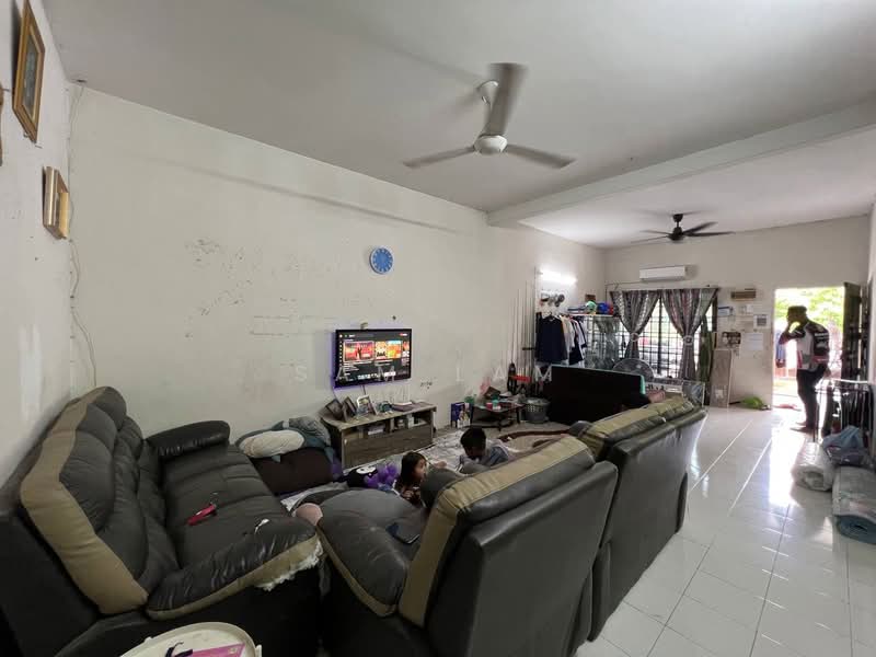 Semi-Detached House for Sale in Simpang Pulai (Perak) - Sam Lam - Living Room - PropertyGuru.com.my