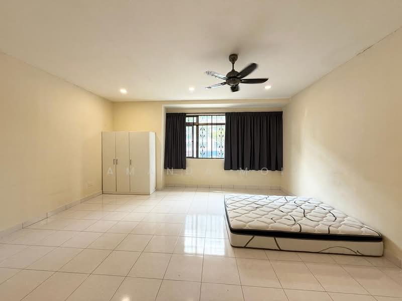 Rumah Teres 2 Tingkat untuk Disewa di Taman Mount Austin (Tebrau) - Amanda Moi - Bedroom - PropertyGuru.com.my