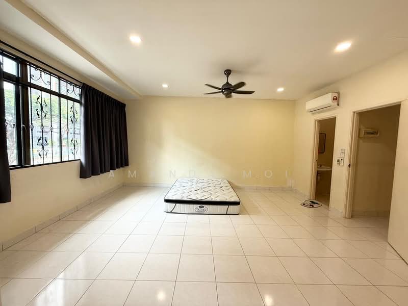 Rumah Teres 2 Tingkat untuk Disewa di Taman Mount Austin (Tebrau) - Amanda Moi - Bedroom - PropertyGuru.com.my