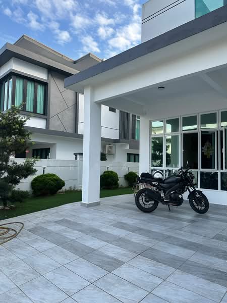Cluster House for Sale in Ulu Tiram (Johor) - Larissa Sim - Exterior - PropertyGuru.com.my