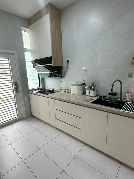 Cluster House for Sale in Ulu Tiram (Johor) - Larissa Sim - Kitchen - PropertyGuru.com.my