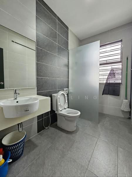 Glenmarie Johor Phase 1D-2A untuk Untuk Disewa - RM 4,500 /bulan, Mac 2026 - Bathroom - PropertyGuru.com.my
