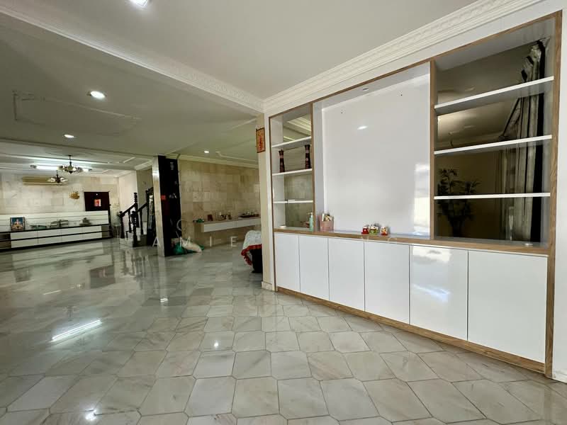 Bungalow for Sale in Taman Victoria (Ipoh) - Amie Chong - Living Room - PropertyGuru.com.my