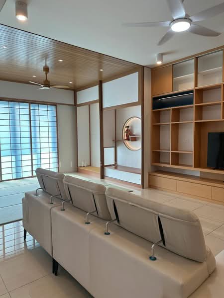 Condominium for Sale at Queens Residences Q1 @ Queens Waterfront - Minggie . - Living Room - PropertyGuru.com.my