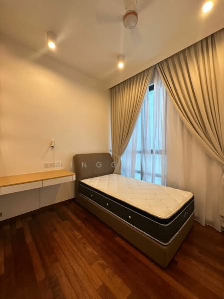 Condominium for Sale at Queens Residences Q1 @ Queens Waterfront - Minggie . - Bedroom - PropertyGuru.com.my