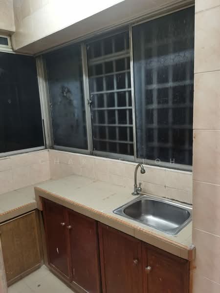 Apartment for Rent at Pangsapuri Seri Gembira - Charlie Loh - Kitchen - PropertyGuru.com.my