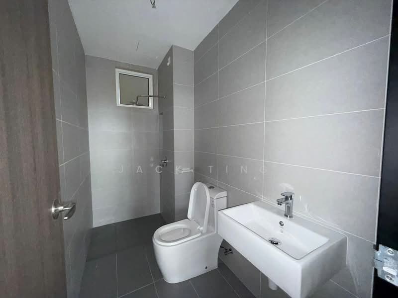 Service Residence for Sale at TRELLIS RESIDENCES - Jack Ting - Bathroom - PropertyGuru.com.my
