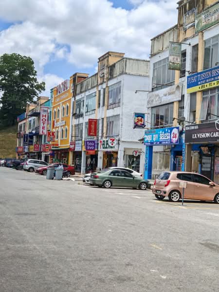 Shop for Sale in Taman Bukit Tiram (Ulu Tiram) - Jeremy Voon - Exterior - PropertyGuru.com.my