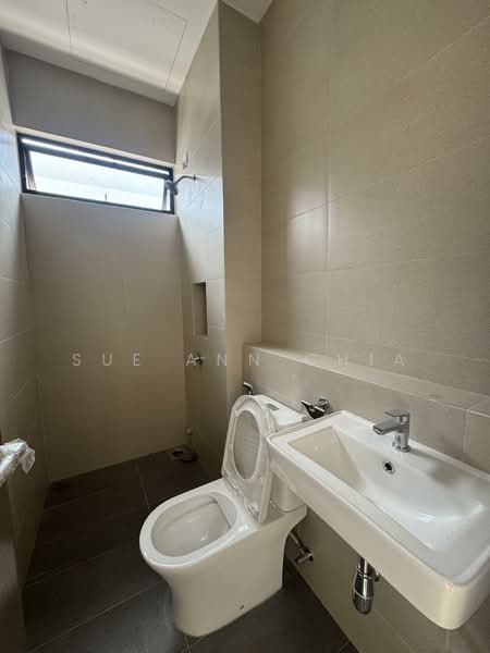 Cluster House for Sale in Taman Mount Austin (Tebrau) - Sue Ann Chia - Bathroom - PropertyGuru.com.my