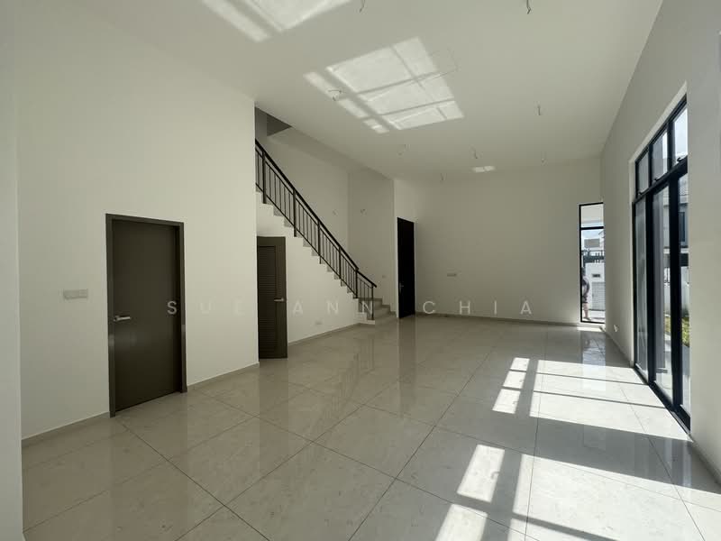 Cluster House for Sale in Taman Mount Austin (Tebrau) - Sue Ann Chia - Living Room - PropertyGuru.com.my