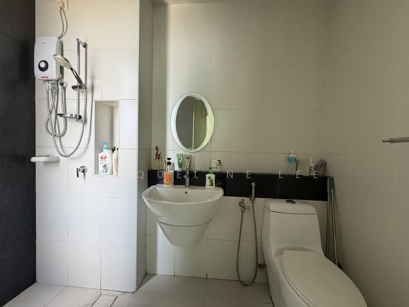 Service Residence for Sale at Sky Peak Residences - Jacqueline Lee - Bathroom - PropertyGuru.com.my