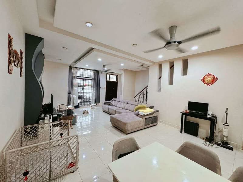 2-storey Terraced House for Sale in Johor Bahru (Johor) - Sue Ann Chia - Living Room - PropertyGuru.com.my