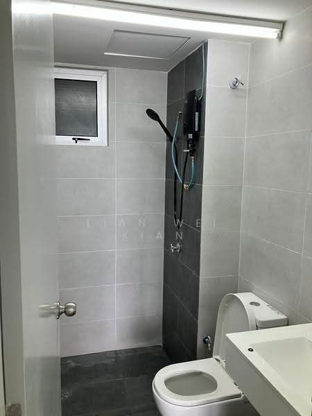 Kediaman Servis untuk Dijual di Residensi MH Platinum 2 - Lian Wei Kian - Bathroom - PropertyGuru.com.my