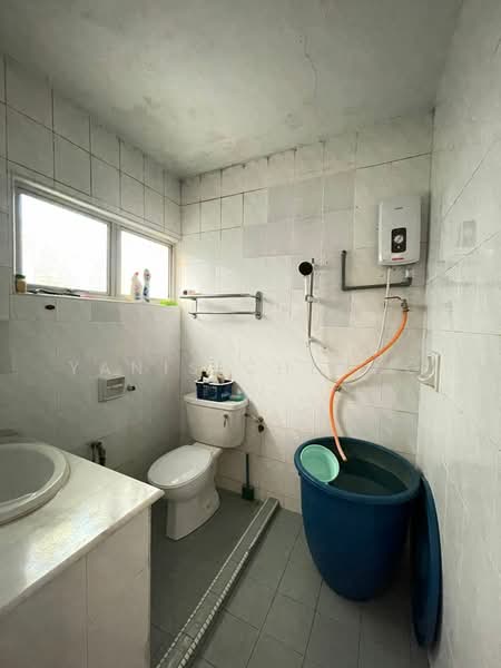 Taman Ehsan untuk Untuk Dijual - RM 650,000, Mac 2026 - Bathroom - PropertyGuru.com.my