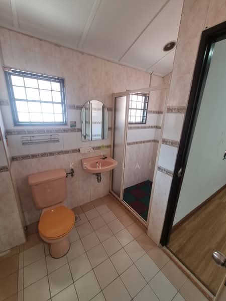 2-storey Terraced House for Sale in Bukit Rahman Putra (Sungai Buloh) - Ken Lai - Bathroom - PropertyGuru.com.my