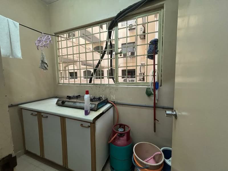 Apartment for Rent at D' Kiara Apartment - Ann . - Kitchen - PropertyGuru.com.my