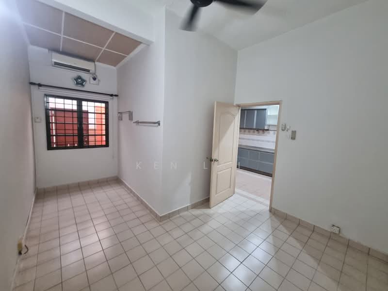 2-storey Terraced House for Sale in Bukit Rahman Putra (Sungai Buloh) - Ken Lai - Interior - PropertyGuru.com.my
