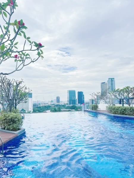 PJ Midtown untuk Untuk Disewa - RM 2,250 /bulan, Mac 2026 - Pool - PropertyGuru.com.my