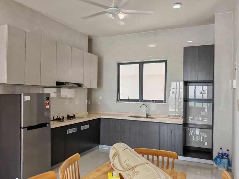 Royal Strand @ Country Garden Danga Bay untuk Untuk Disewa - RM 3,100 /bulan, Mac 2026 - Kitchen - PropertyGuru.com.my