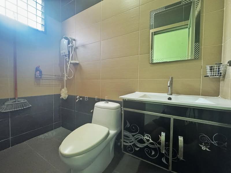 1.5-storey Terraced House for Sale in Bandar Putra (Kulai) - Bee Ng - PropertyGuru.com.my