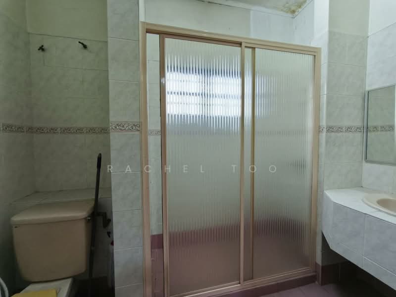 2-storey Terraced House for Sale in Usj 23 (Subang Jaya) - Rachel Too - Bathroom - PropertyGuru.com.my