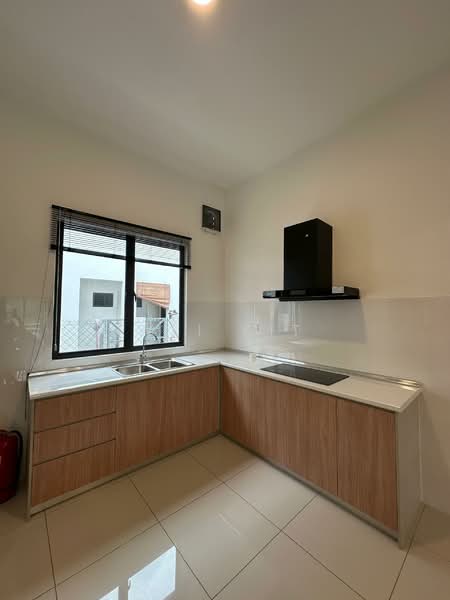 Robin @ Rimbayu untuk Untuk Disewa - RM 2,600 /bulan, Mac 2026 - Kitchen - PropertyGuru.com.my