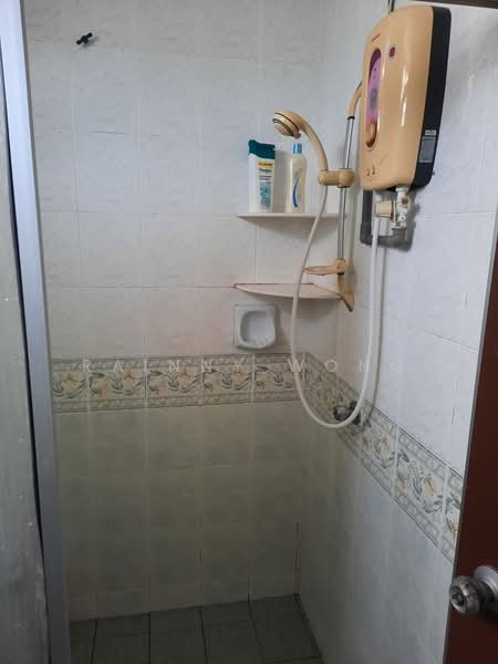 Parkview Towers untuk Untuk Disewa - RM 1,600 /bulan, Mac 2026 - Bathroom - PropertyGuru.com.my