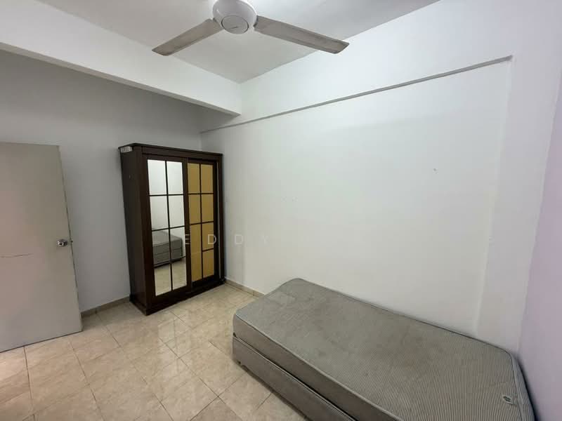 Apartment for Sale at Kenari Court - Eddy Lee - Bedroom - PropertyGuru.com.my