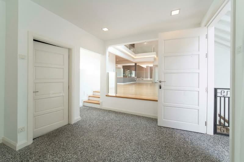 Bukit Pantai untuk Untuk Dijual - RM 12,000,000, Mac 2026 - Entrance - PropertyGuru.com.my