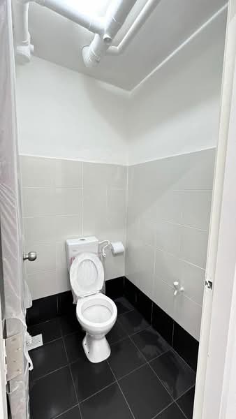 Apartment for Rent at Pangsapuri Flora Indah - Mark Lai - Bathroom - PropertyGuru.com.my