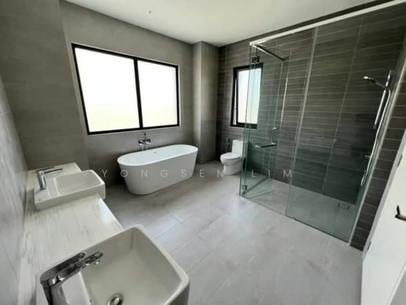 Semi-Detached House for Sale in Eco Sanctuary (Telok Panglima Garang) - Yongsen Lim - Bathroom - PropertyGuru.com.my