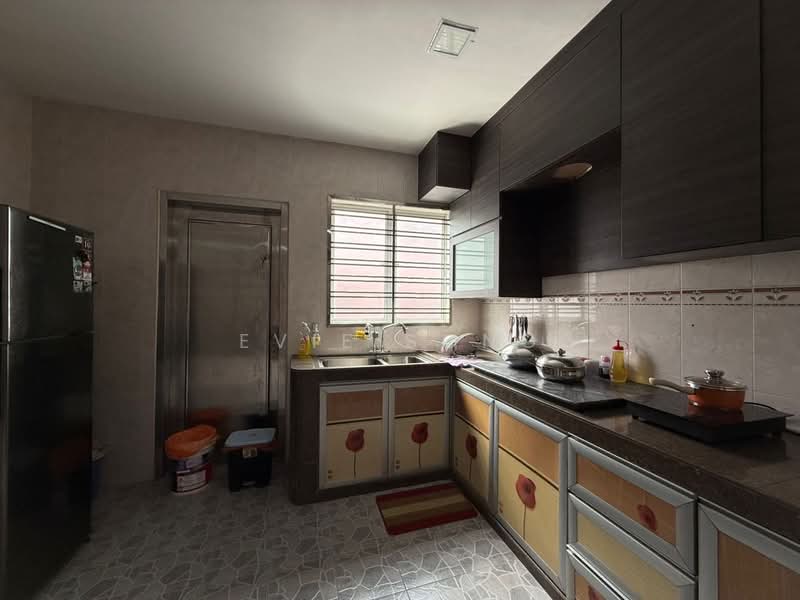 2-storey Terraced House for Sale in Taman Setia Indah (Tebrau) - Evie Song - Kitchen - PropertyGuru.com.my
