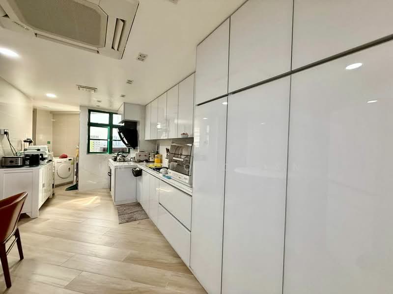 Condominium for Sale at The Straits View Condominium - Jun Xiong Tan - Kitchen - PropertyGuru.com.my