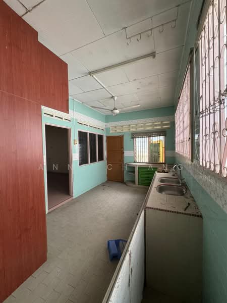 Commercial Lot, Taman Pelangi untuk Untuk Disewa - RM 20,000 /bulan, Mac 2026 - Kitchen - PropertyGuru.com.my