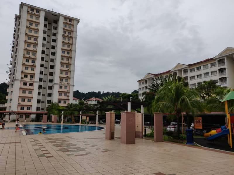 Casa Puteri Condominium untuk Untuk Dijual - RM 350,000, Mac 2026 - Pool - PropertyGuru.com.my